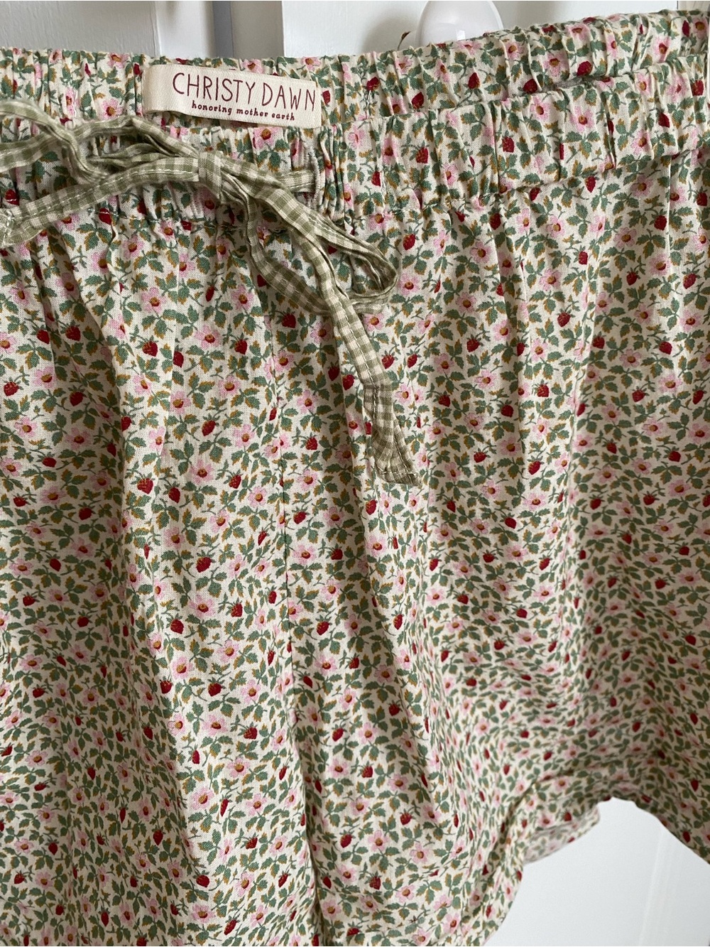 Christy Dawn Leni Shorts Creme Strawberry